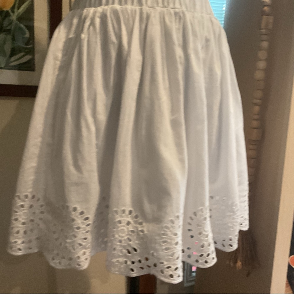SUMMER CLEARANCE  $11. CAT & JACK WHITE EYELET MINI SKIRT. SIZE XL 14-16